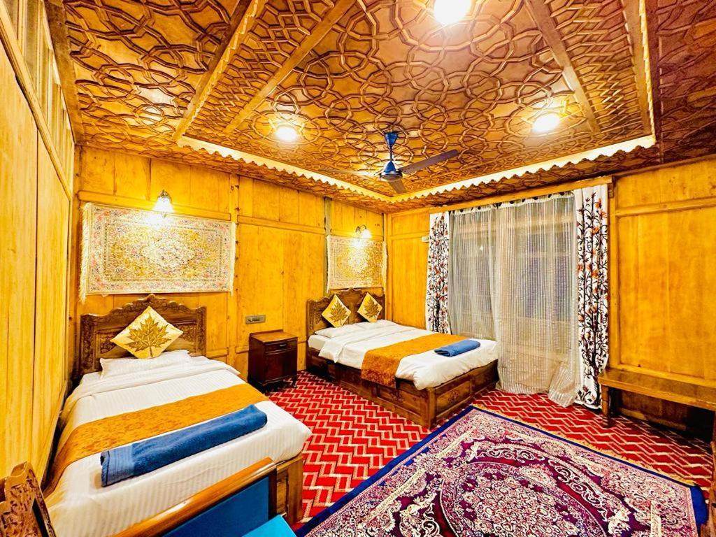 New Zealand Group Of Houseboats Hotel Srinagar  Exterior photo